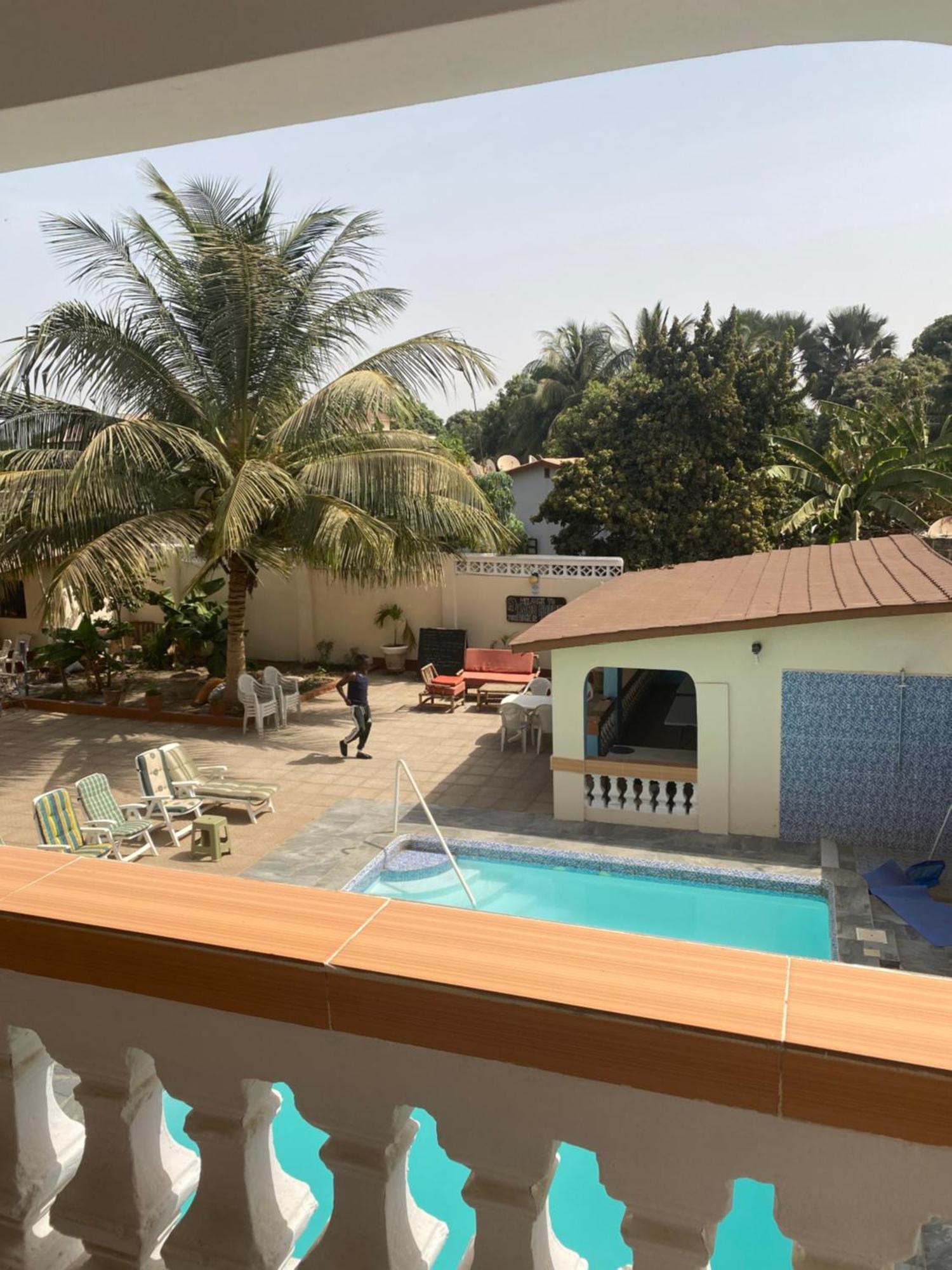 Hotel Dabo House Brufut Exterior foto